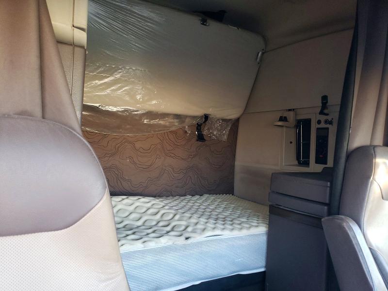 2018 Volvo VN VNL-Semi Truck