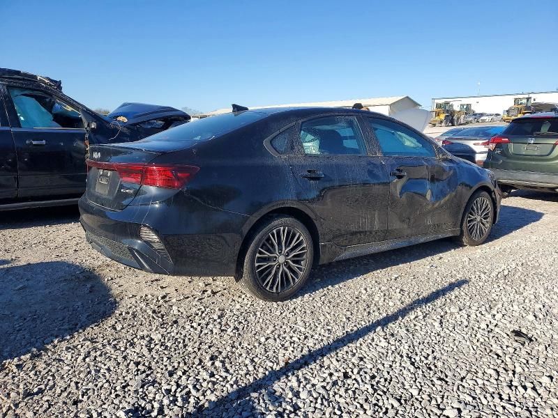 2023 KIA Forte gt Line