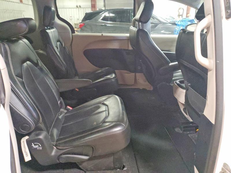 2020 Chrysler Voyager lxi