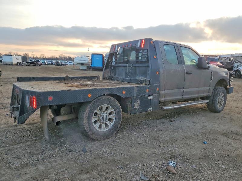 2021 Ford F350 Super Duty Flatbed Truck