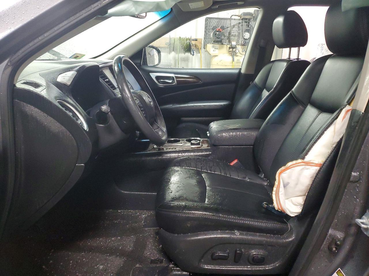 2016 Nissan Pathfinder sl