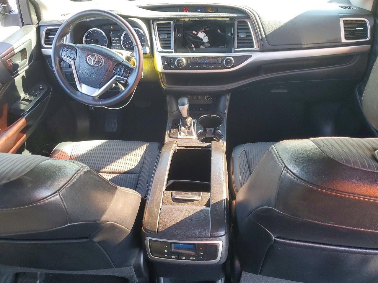 2018 Toyota Highlander le