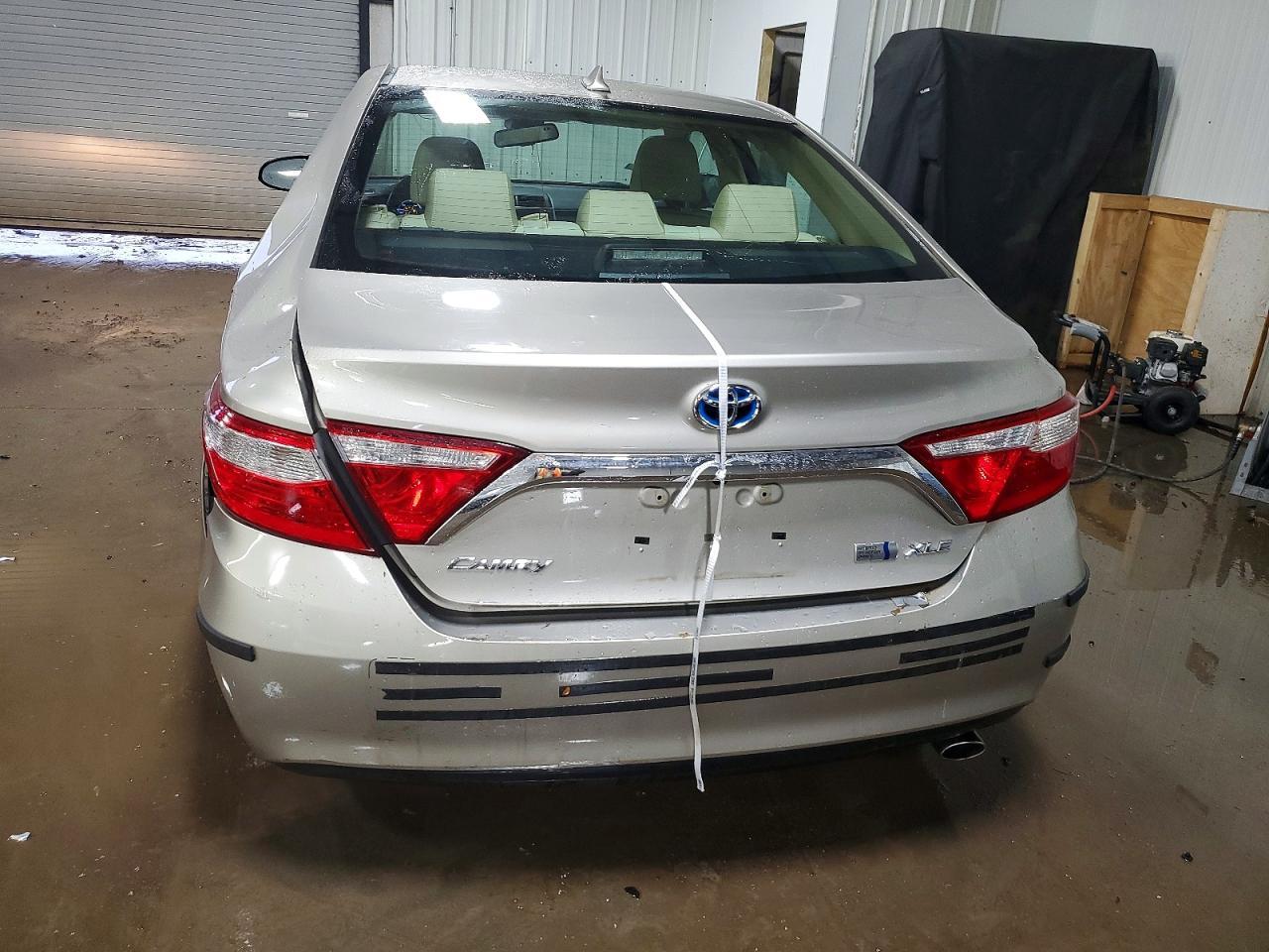 2017 Toyota Camry Hybrid