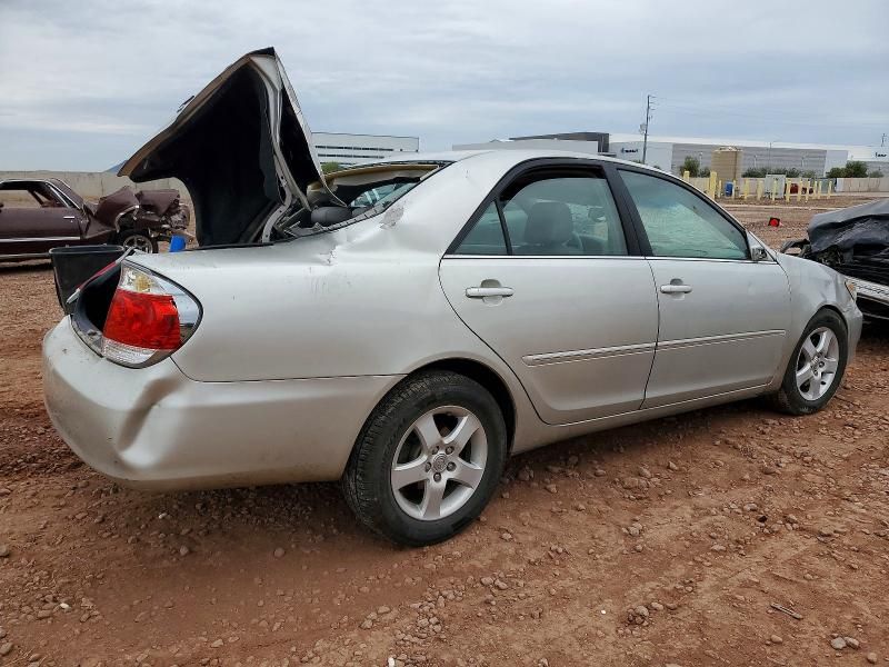 2005 Toyota Camry le
