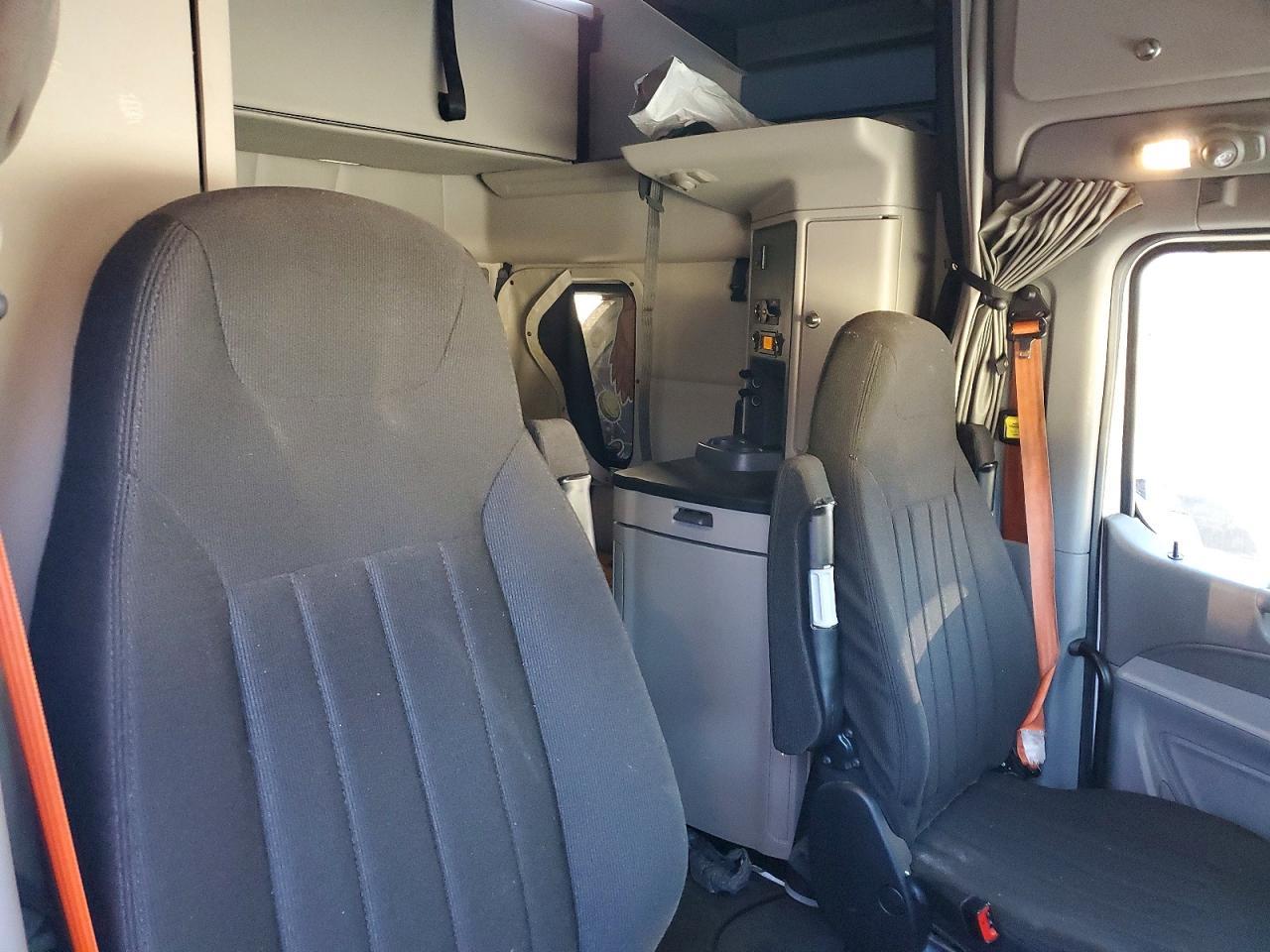 2021 Peterbilt 579