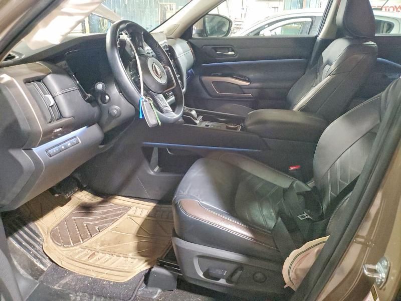 2023 Nissan Pathfinder Platinum