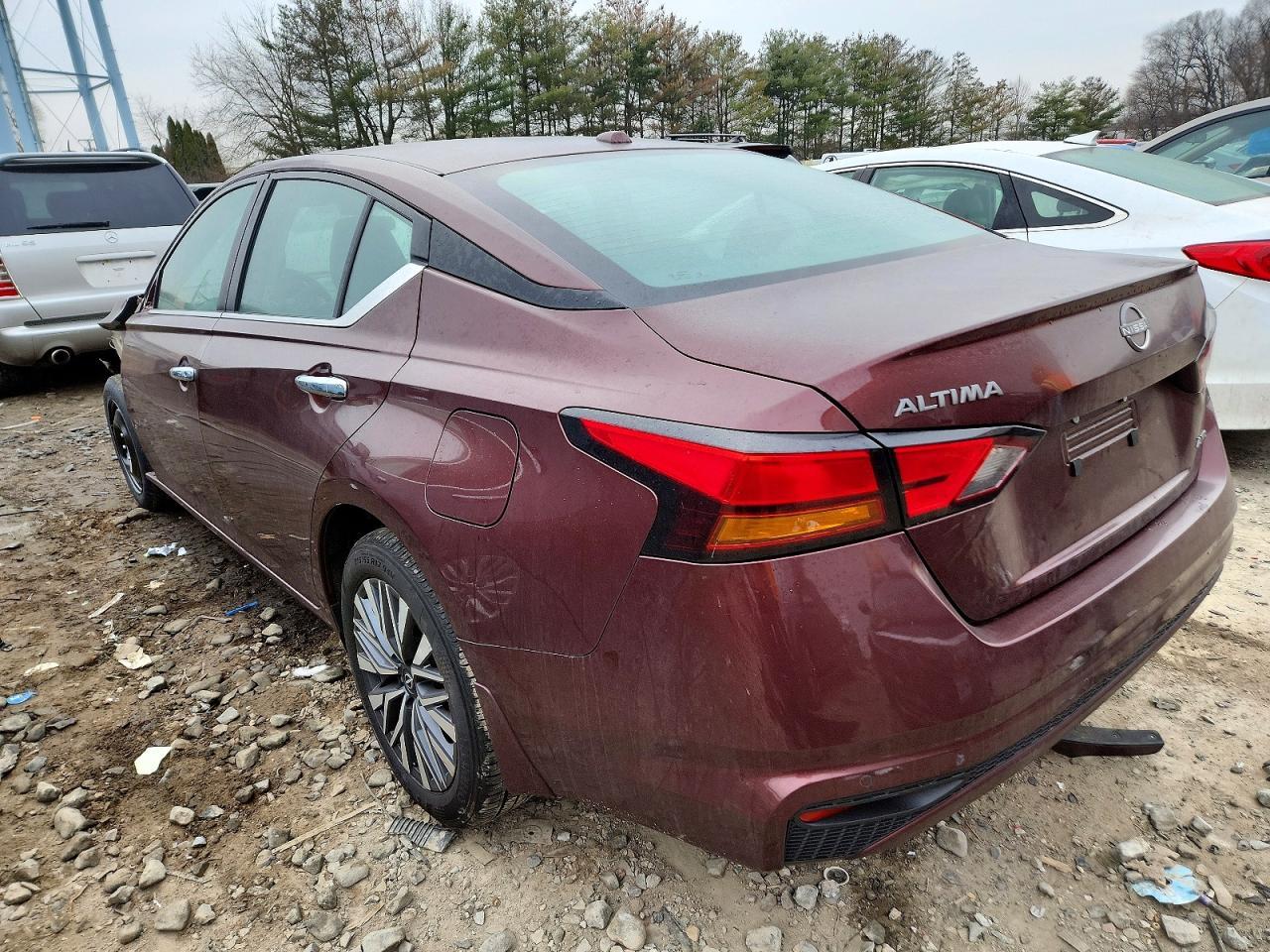 2025 Nissan Altima sv