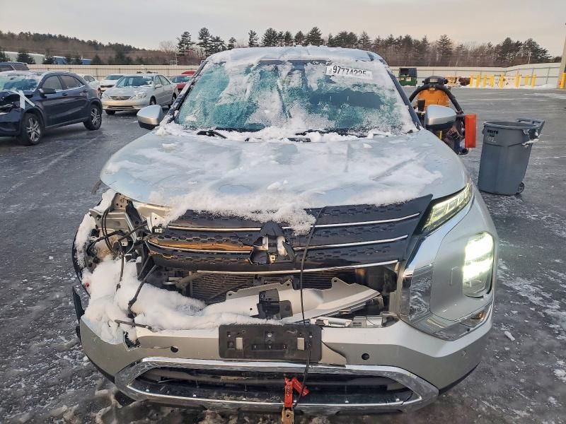 2022 Mitsubishi Outlander se