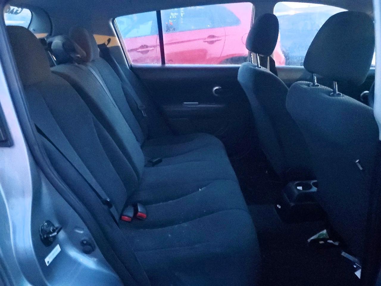 2012 Nissan Versa s