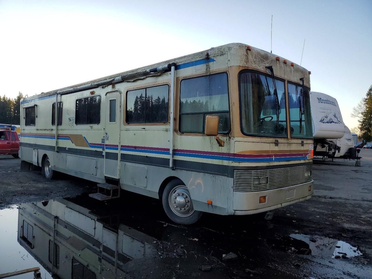 1993 Oshkosh Motor Truck Co. Chassis V Line Motor Home