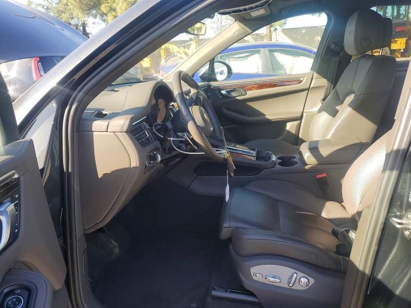 2024 Porsche Macan gts