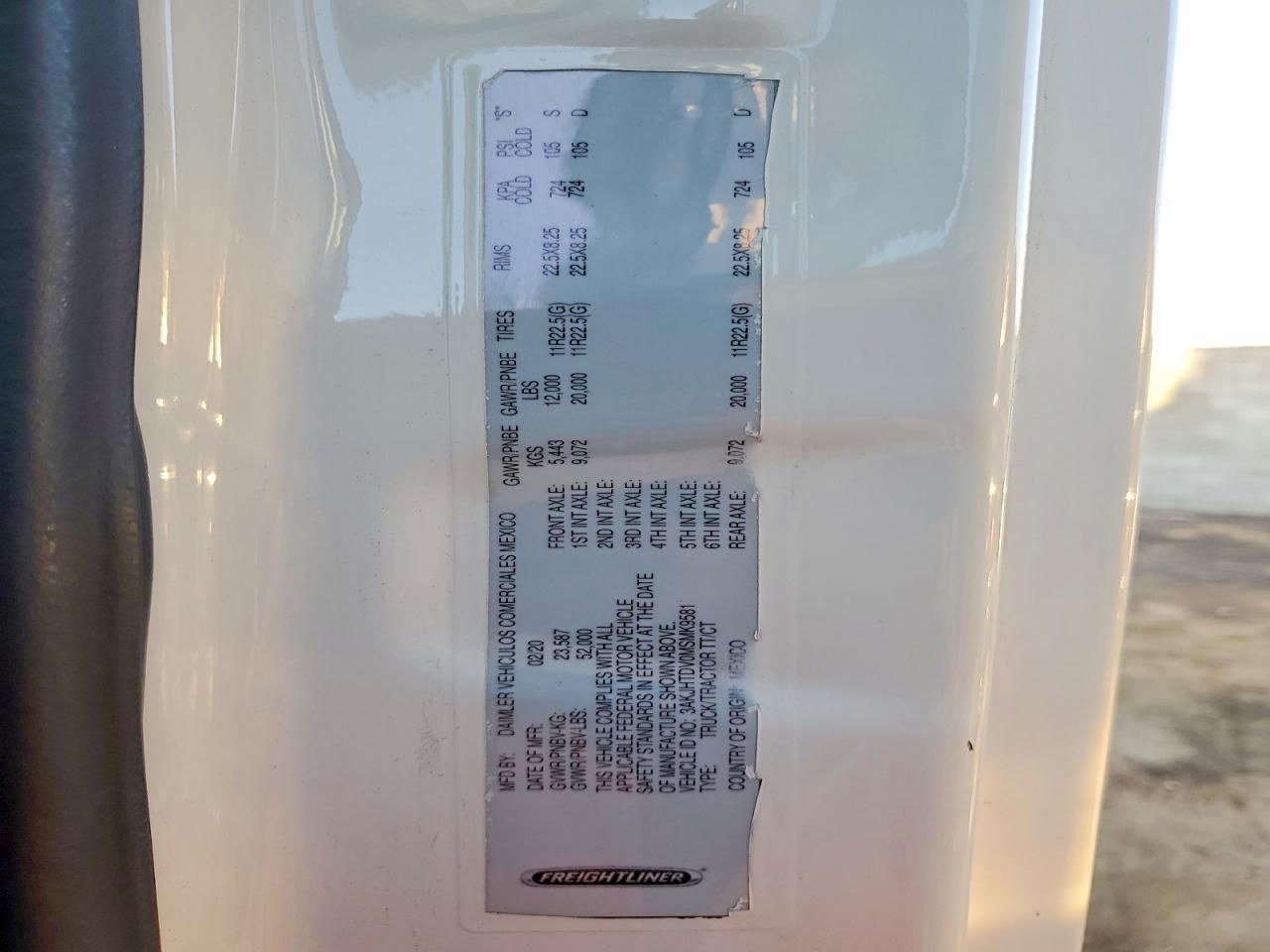 2021 Freightliner Cascadia 116 Semi Truck