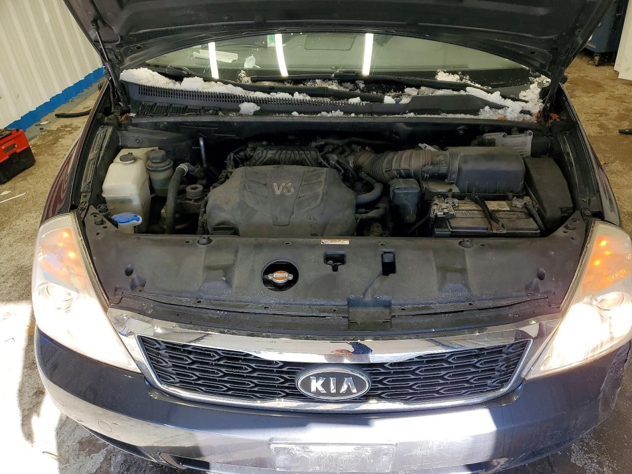 2012 KIA Sedona lx