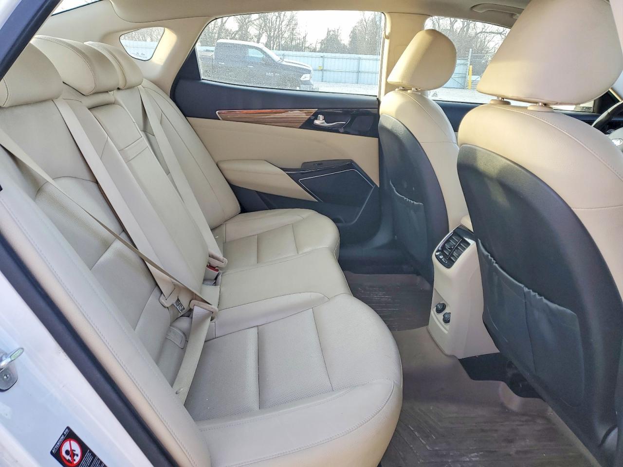 2017 KIA Cadenza Premium