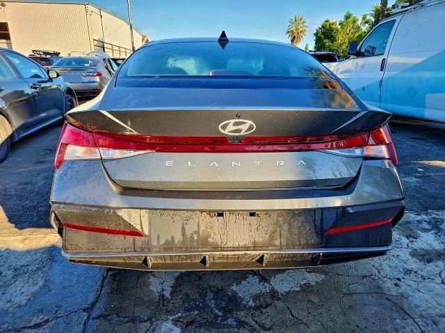 2025 Hyundai Elantra se