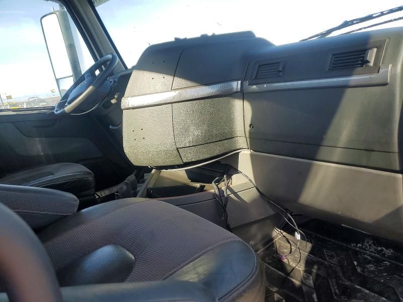 2020 Volvo Vnr Semi Truck