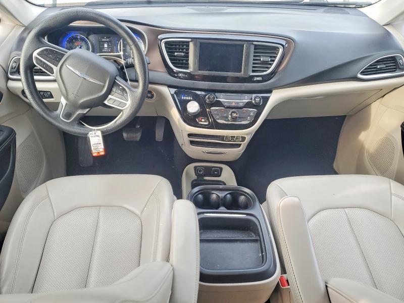 2021 Chrysler Voyager lxi
