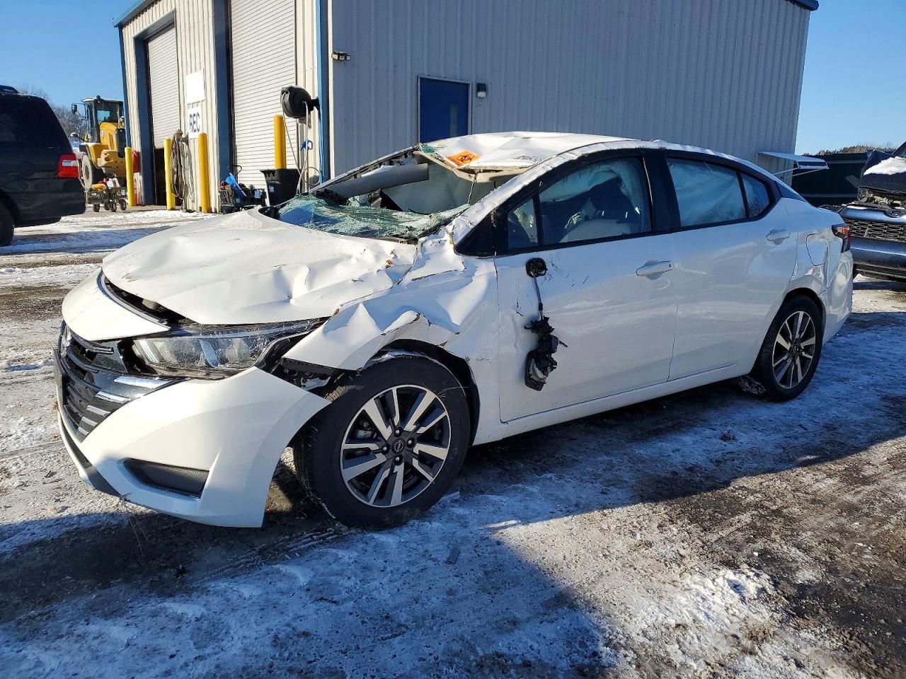 2023 Nissan Versa sv