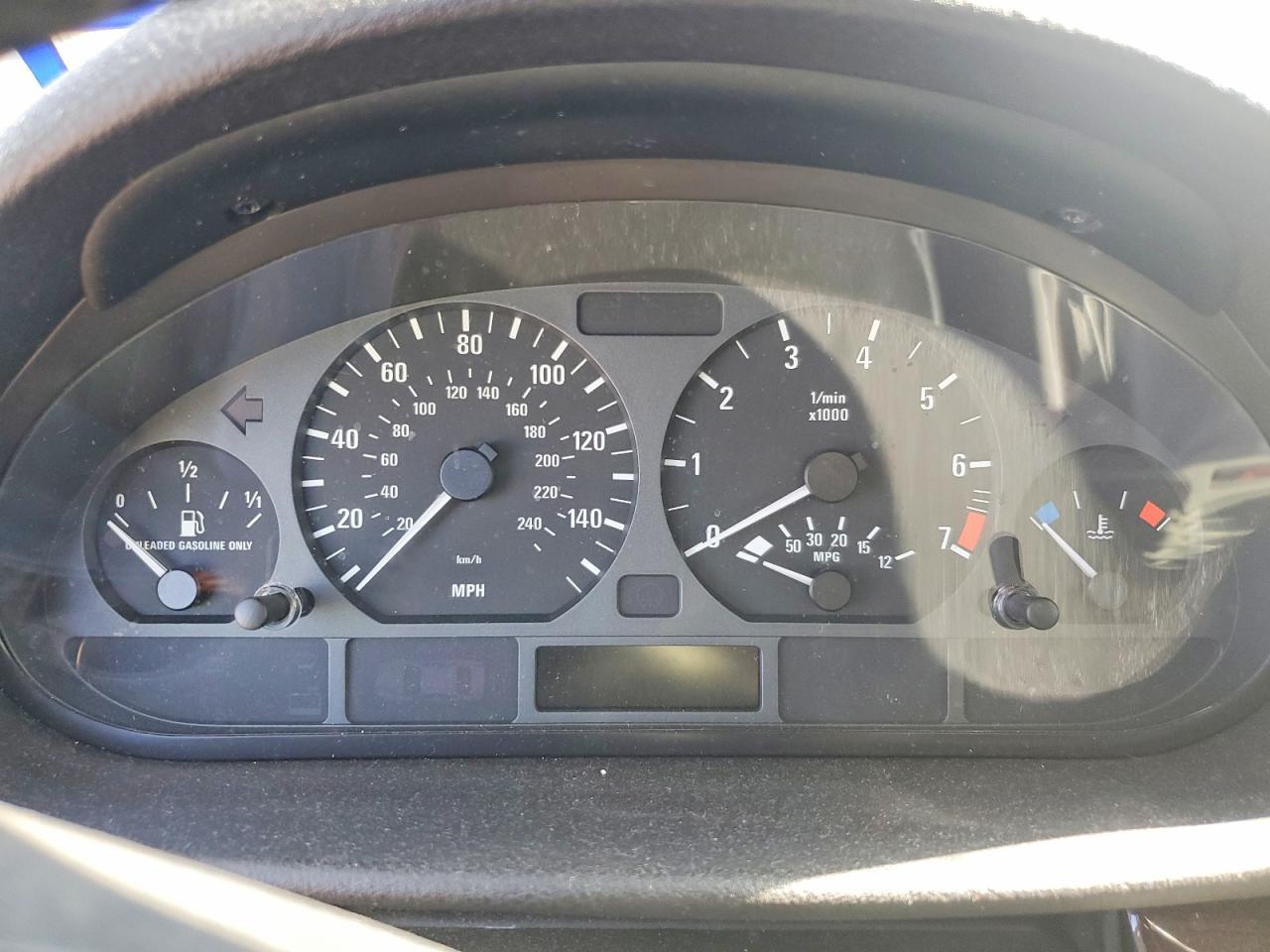 2000 BMW 323 i