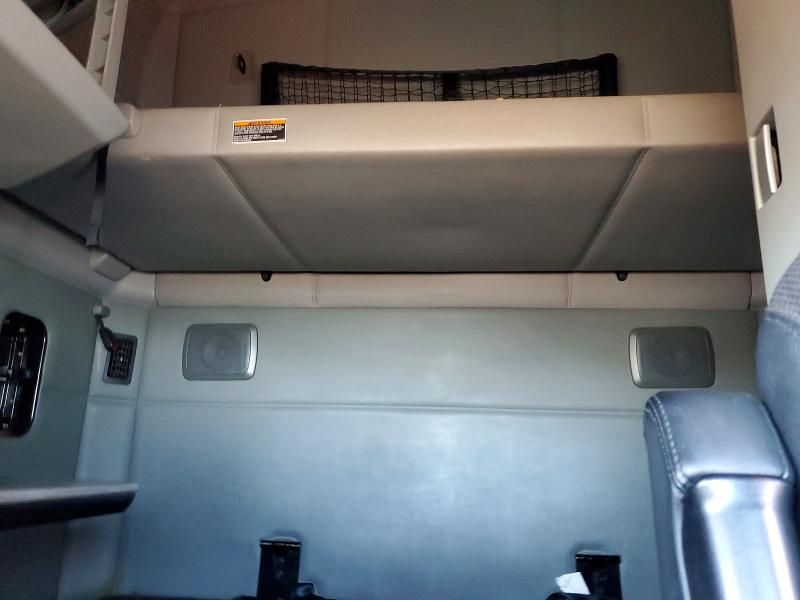 2020 Kenworth T680 Semi Truck