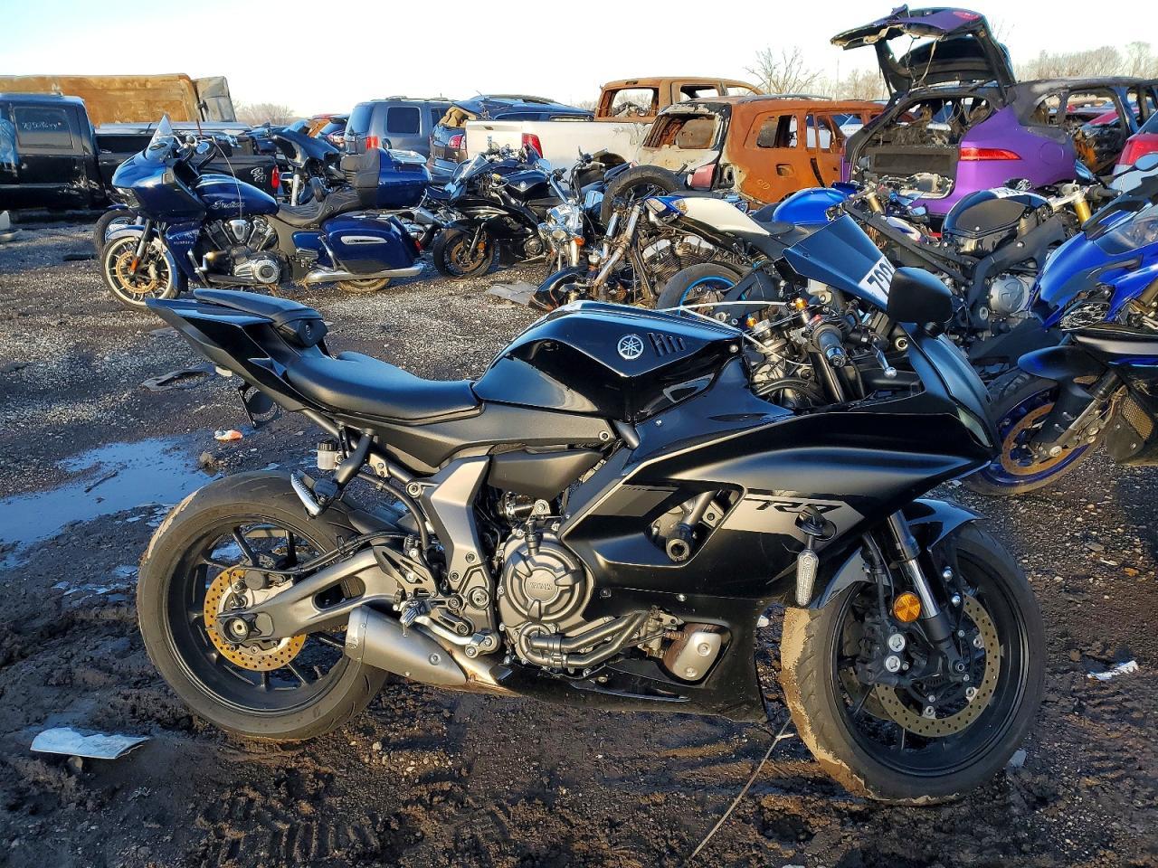 2025 Yamaha YZFR7