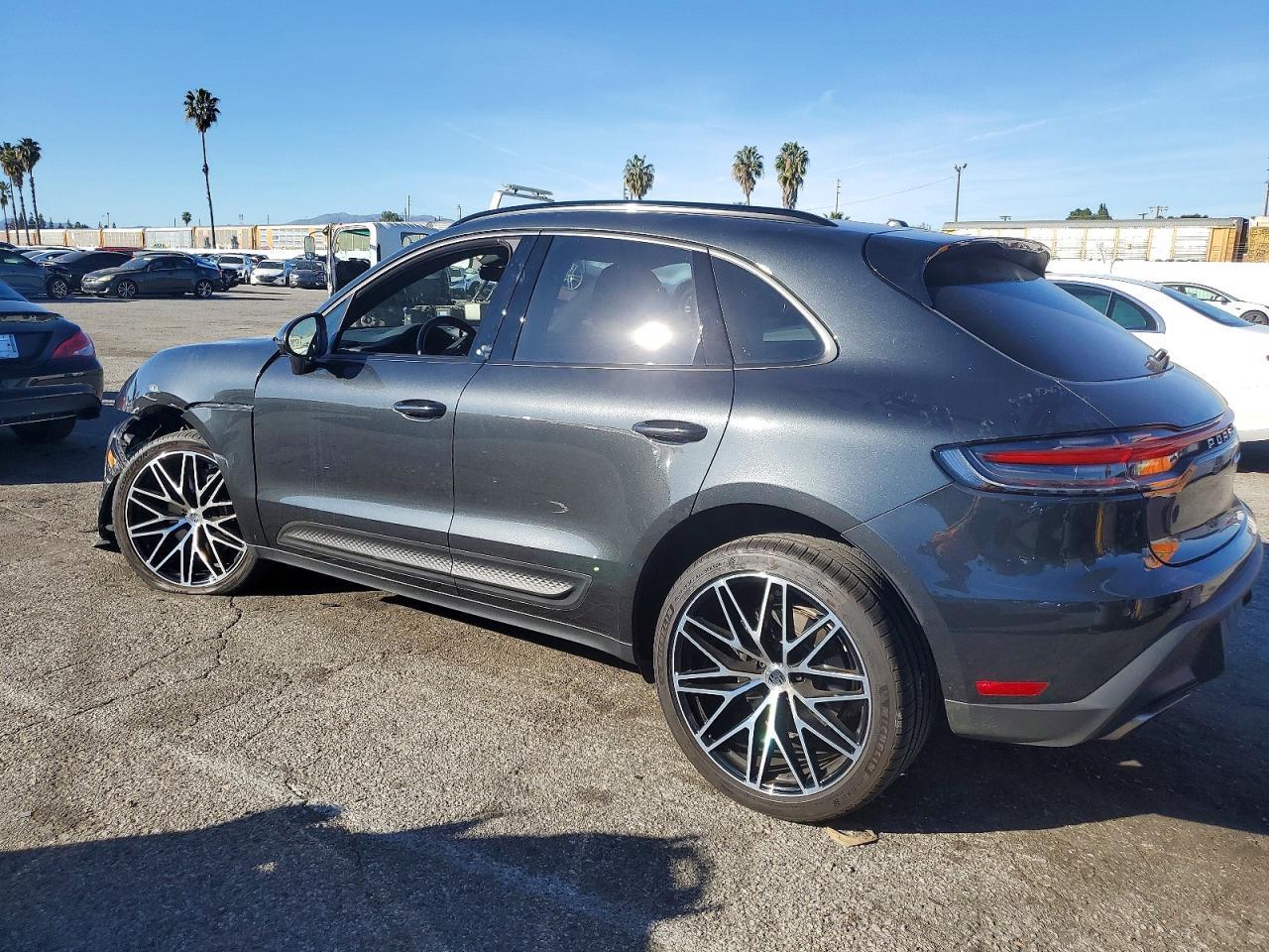 2024 Porsche Macan Base