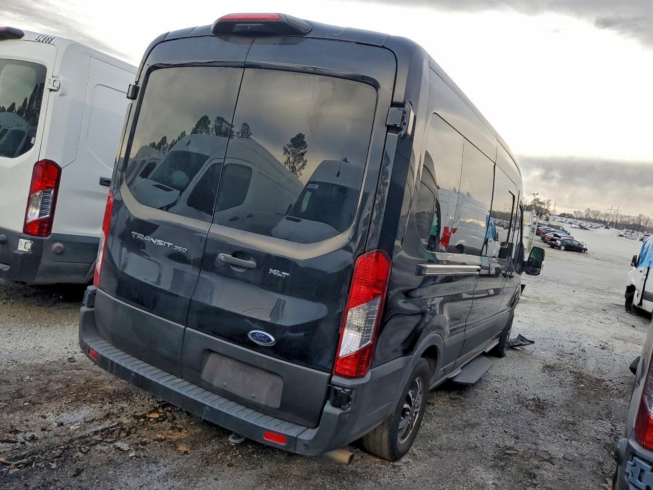2022 Ford Transit T-350