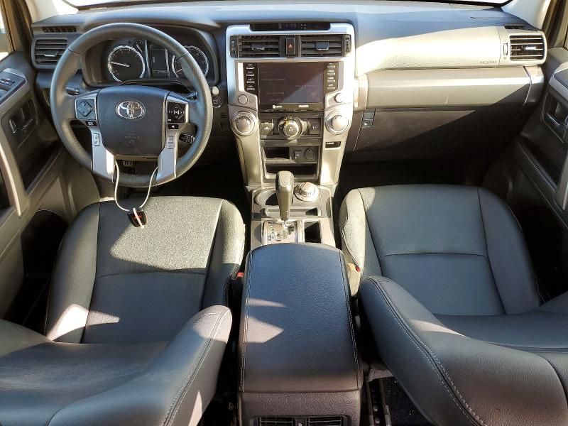 2023 Toyota 4runner se