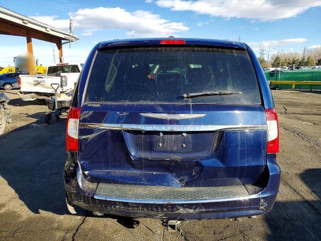 2016 Chrysler Town & Country Touring