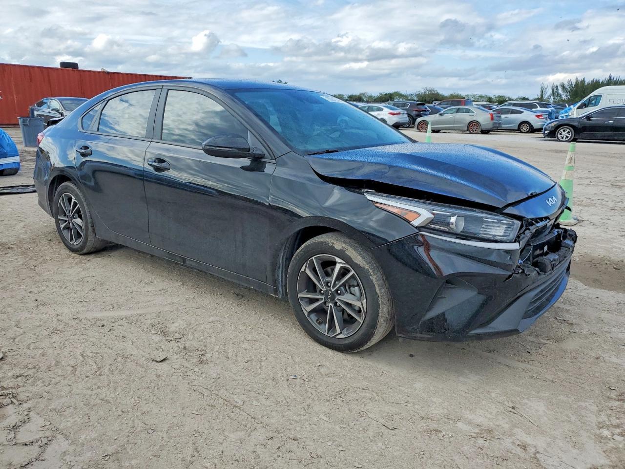 2023 KIA Forte lx