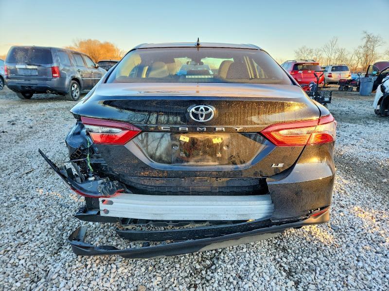 2021 Toyota Camry le
