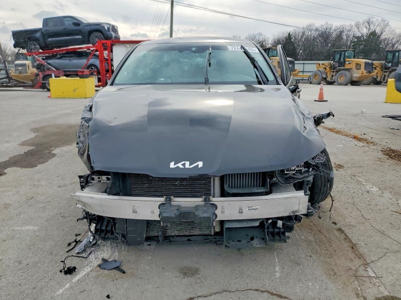 2022 KIA K5 lx