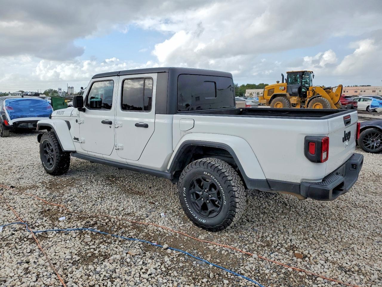 2022 Jeep Gladiator Sport