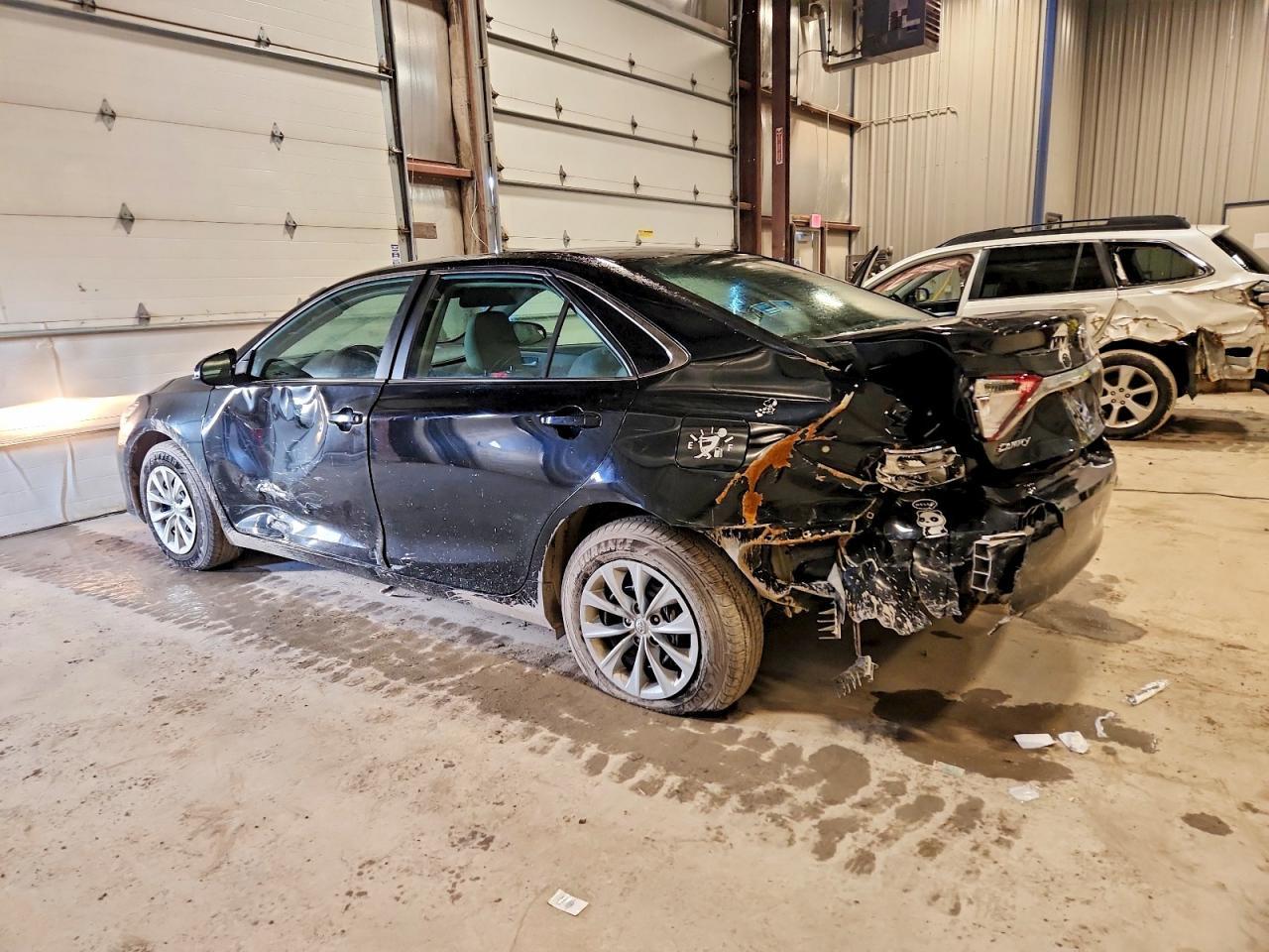 2016 Toyota Camry le