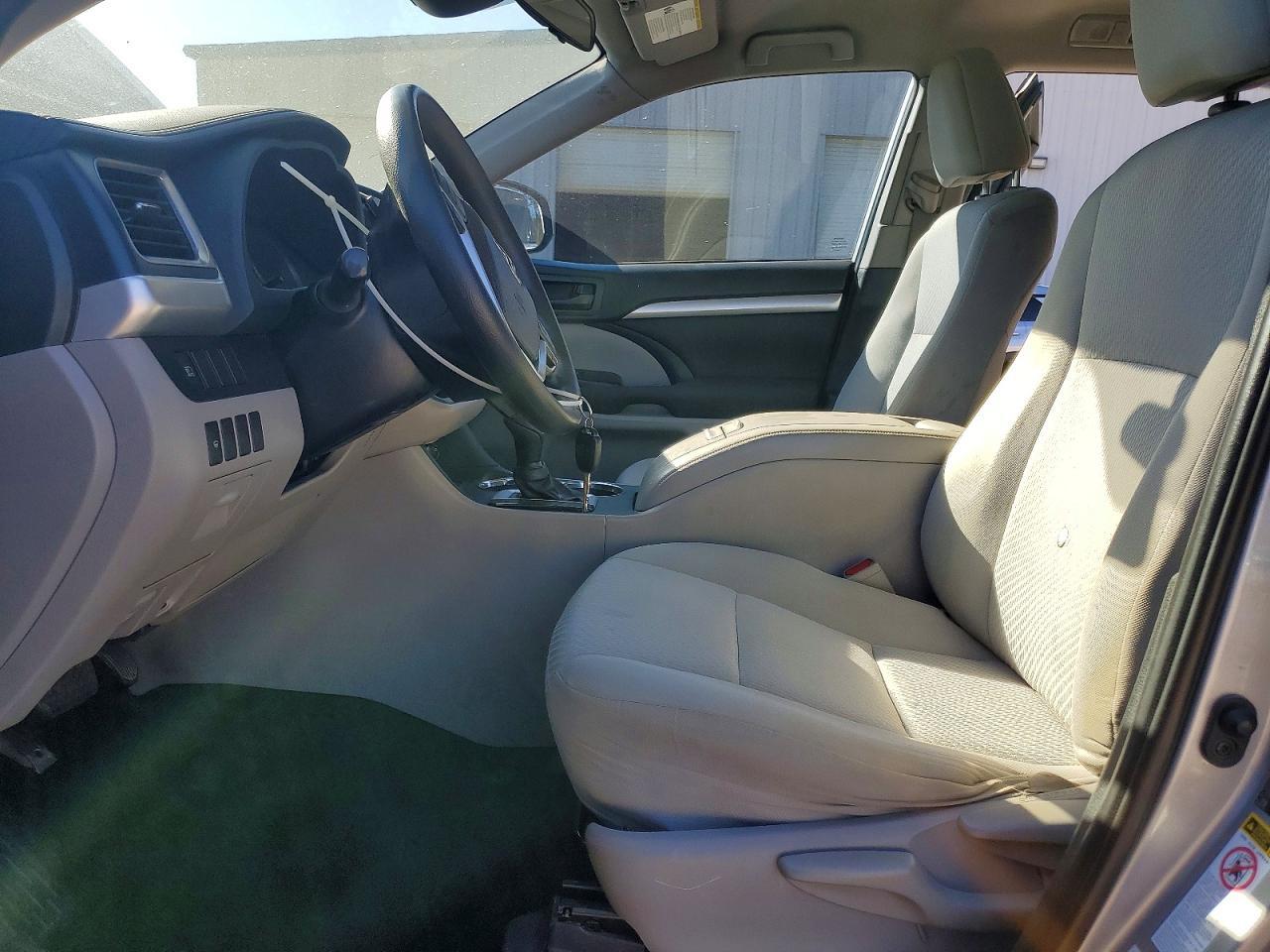 2019 Toyota Highlander le