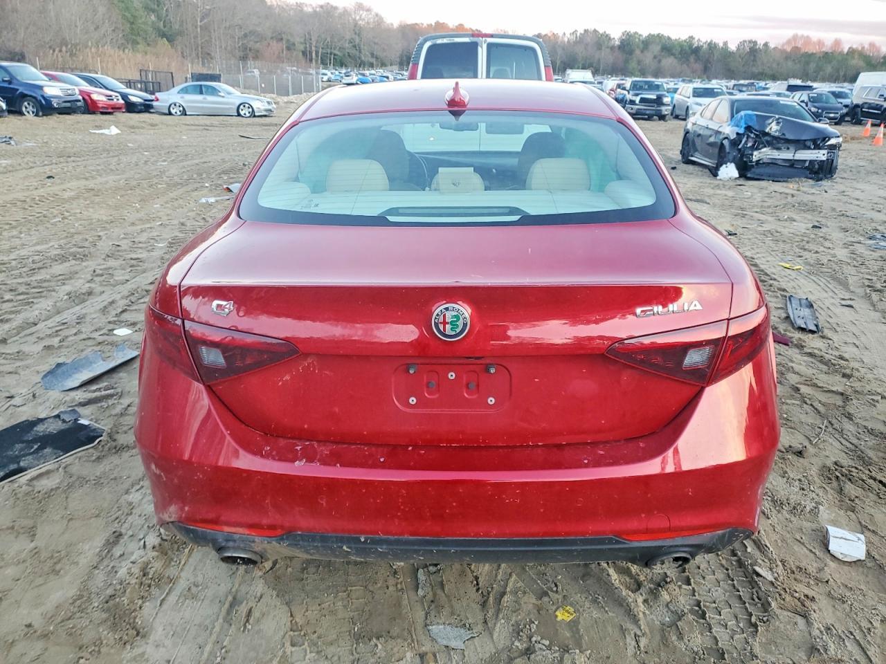 2018 Alfa Romeo Giulia ti Q4