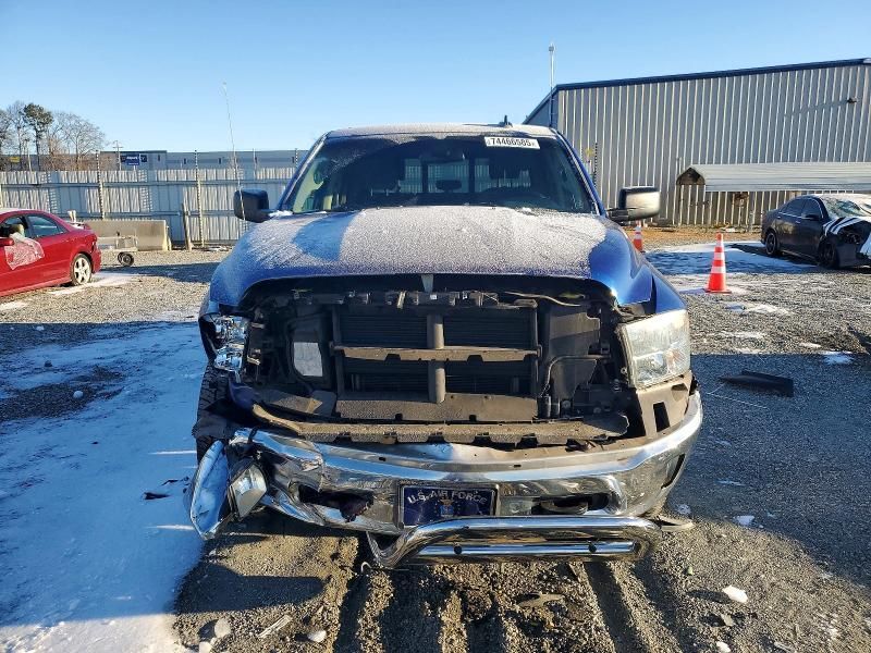 2015 Dodge Ram 1500 slt