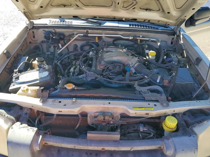 2001 Nissan Frontier Crew cab xe