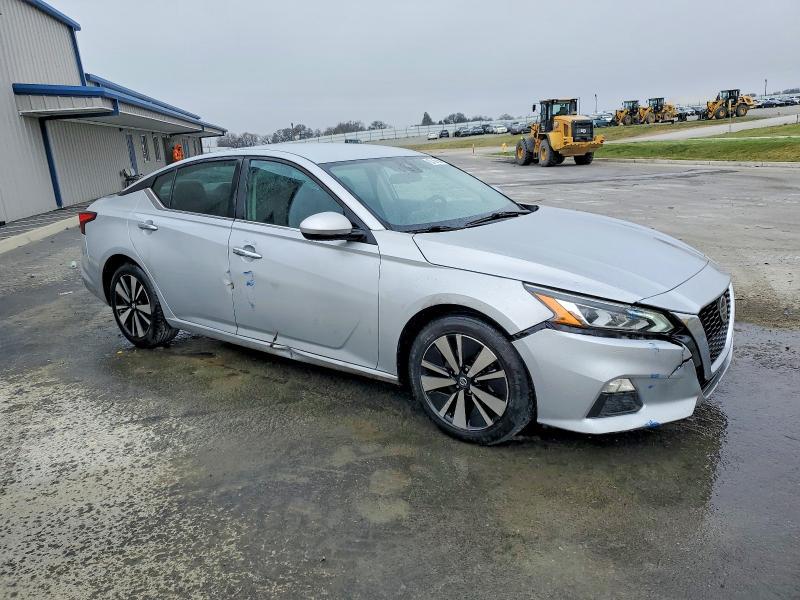 2021 Nissan Altima 2.5 sv