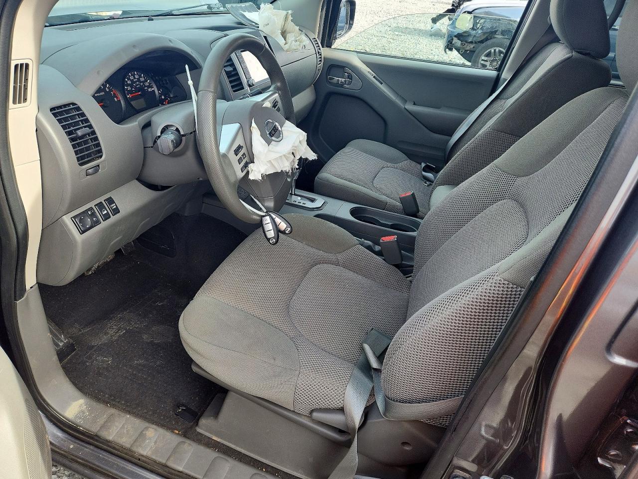 2021 Nissan Frontier s