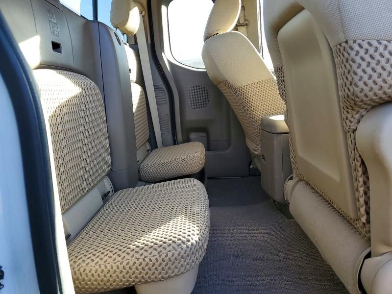 2012 Nissan Frontier sv