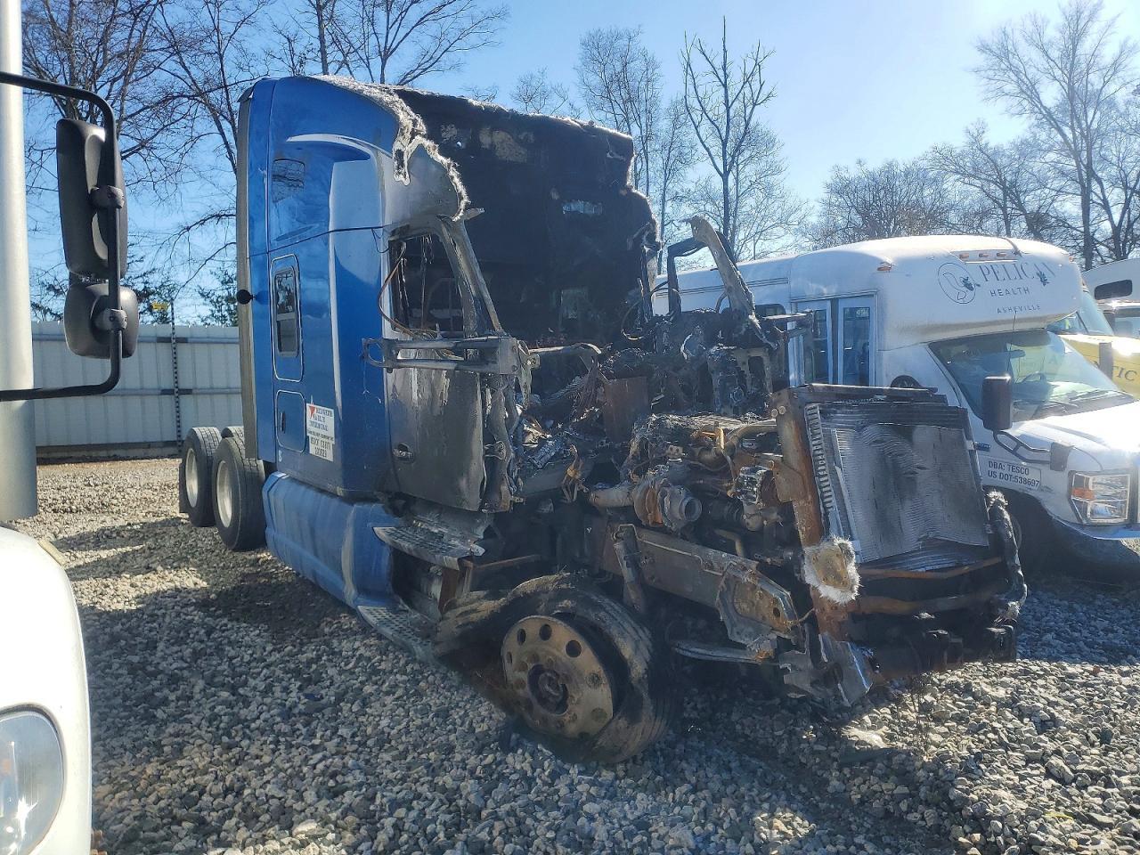 2016 Kenworth T680 Semi Truck