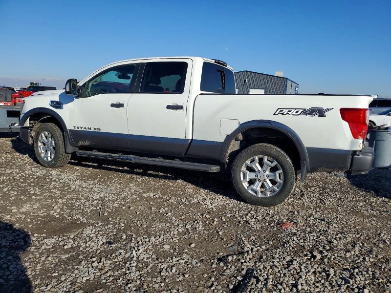 2017 Nissan Titan xd sl