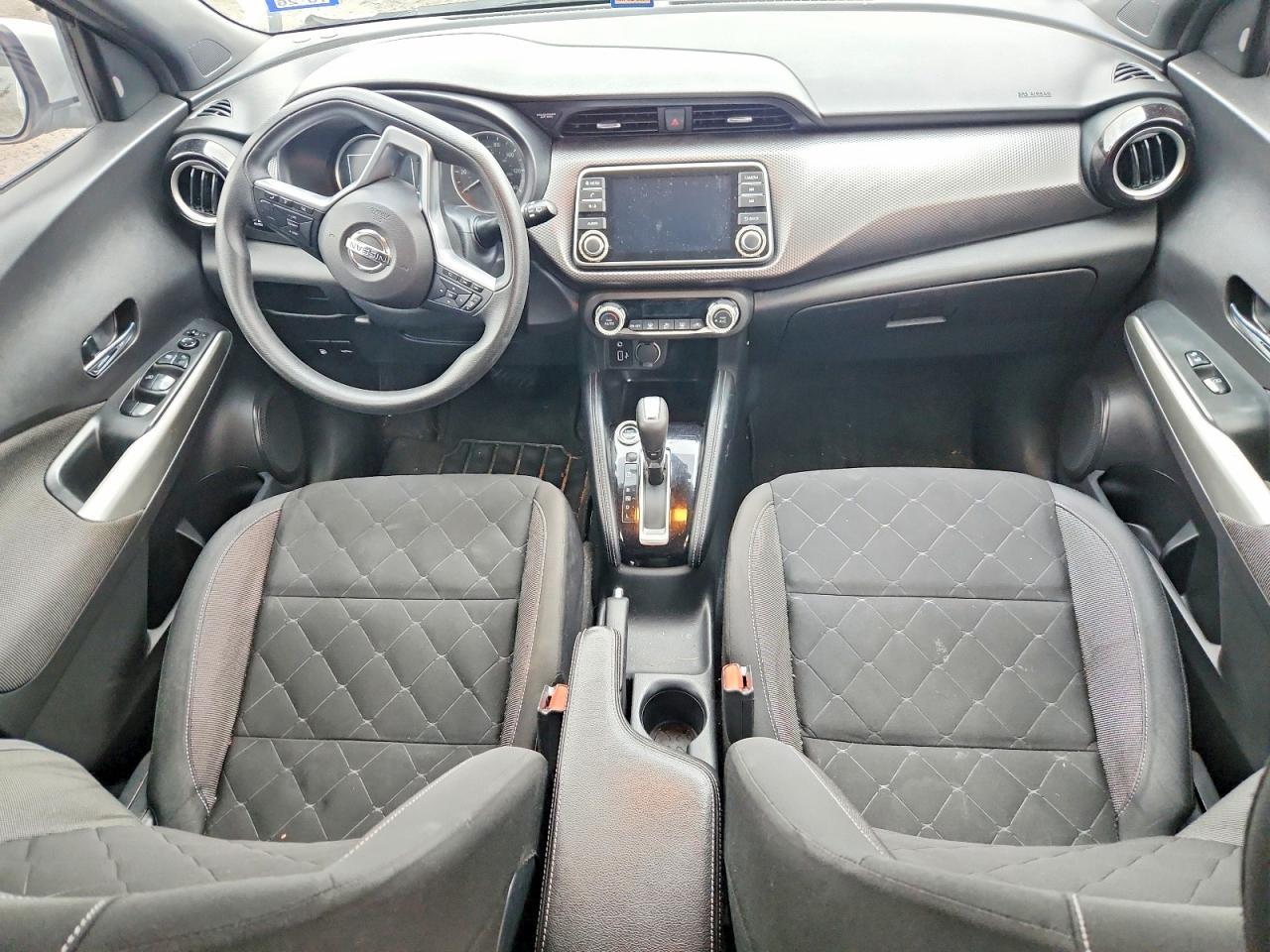 2020 Nissan Kicks sv