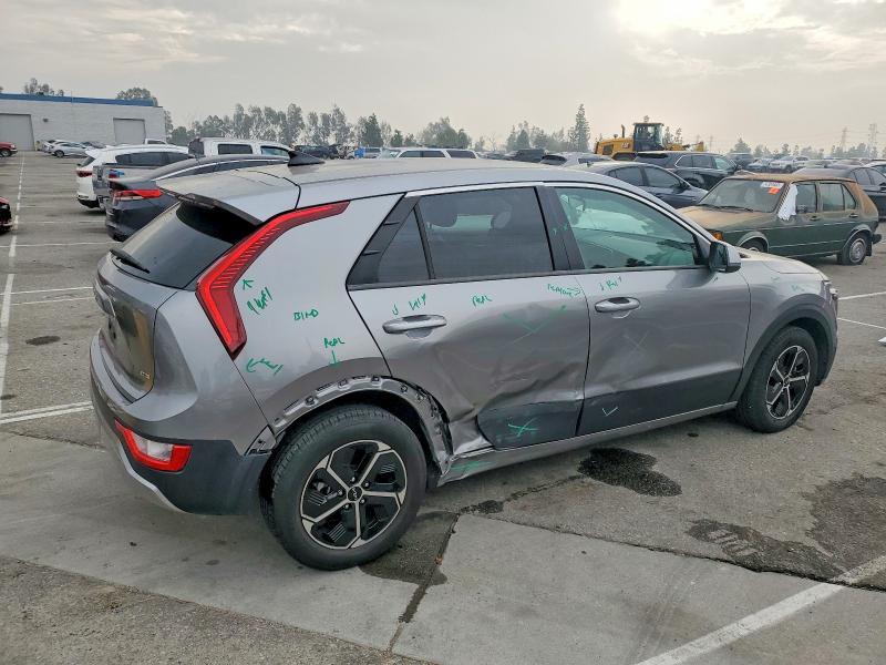 2023 KIA Niro lx
