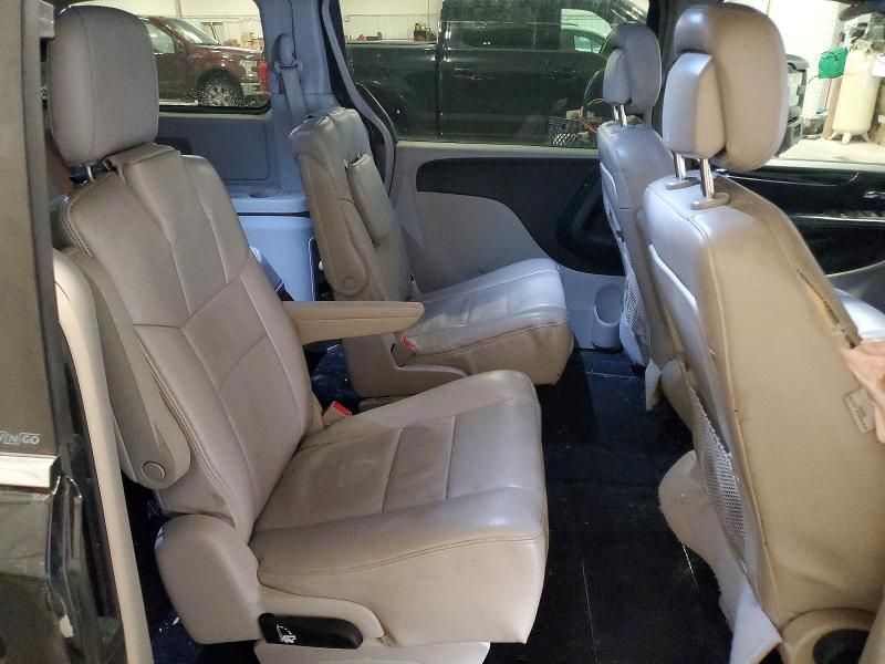 2012 Chrysler Town & Country Touring