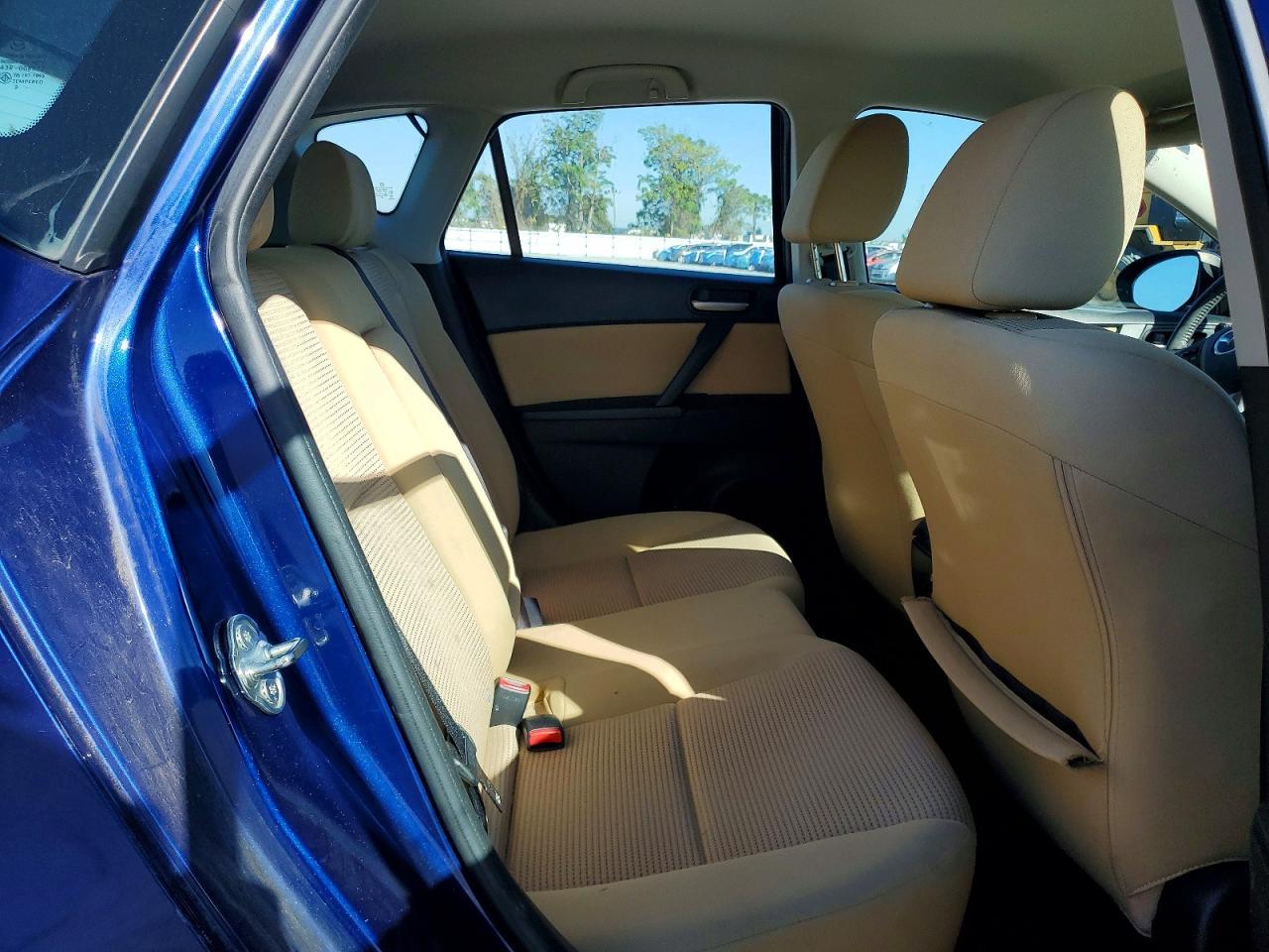 2013 Mazda 3 I