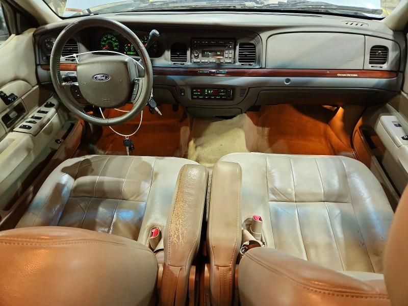 2011 Ford Crown Victoria lx