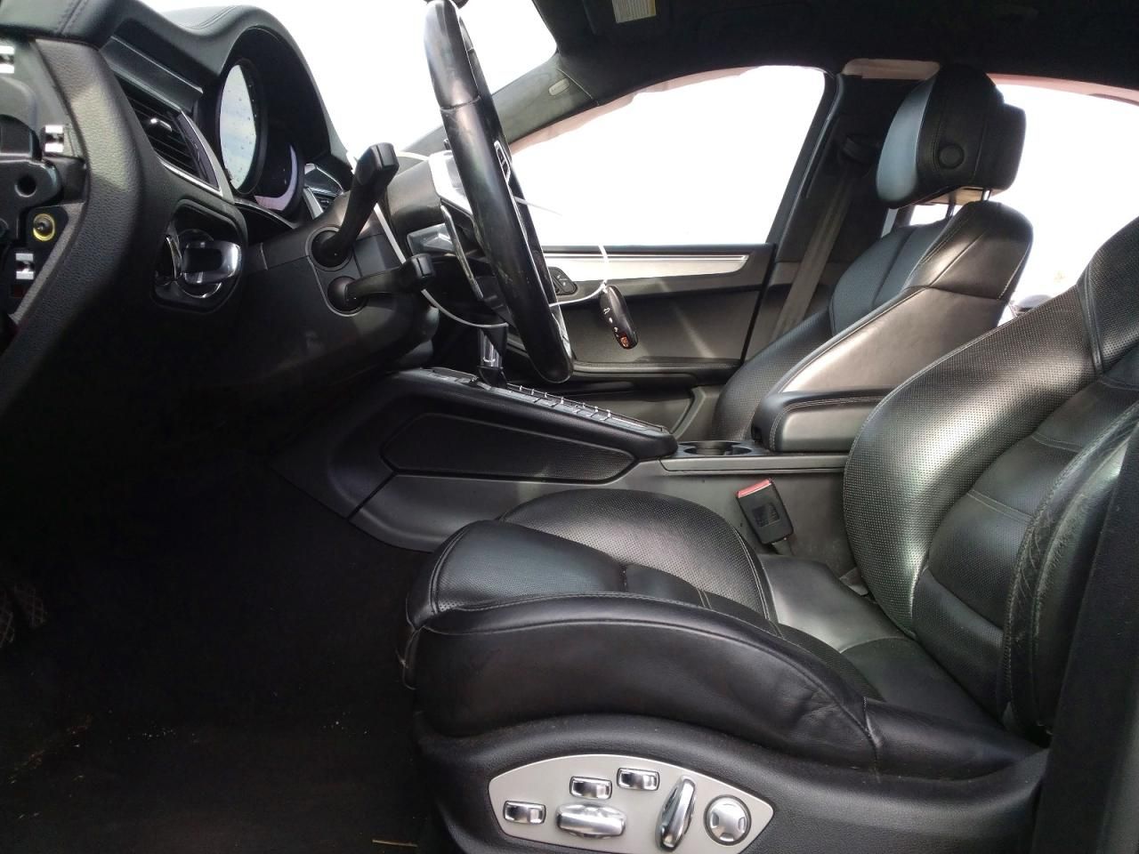 2018 Porsche Macan Turbo