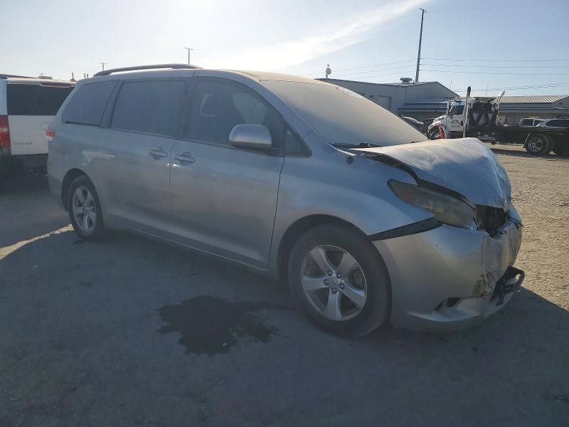 2014 Toyota Sienna le